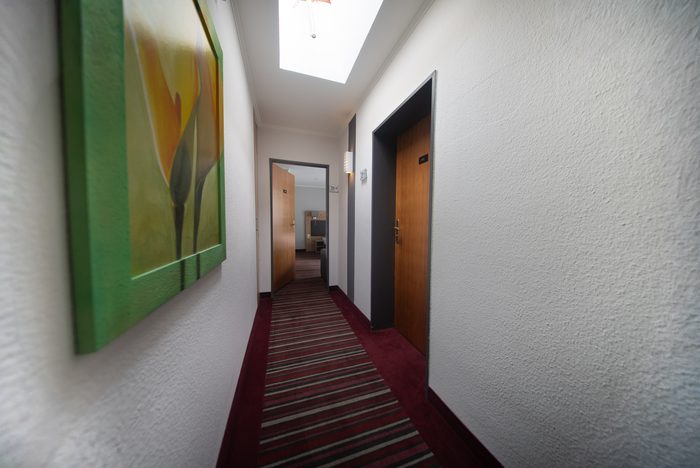 Flur im Obergeschoss mit Wandbild