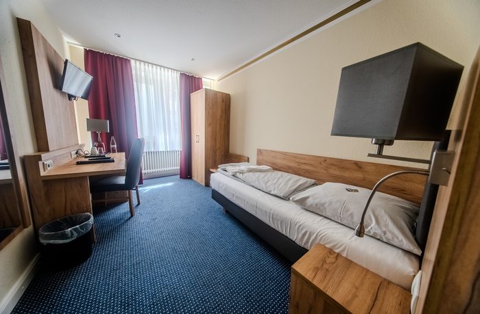 Schlafraum im Gruppenzimmer mit Arbeitsplatz