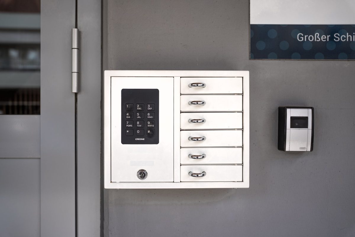 Schlüssel-Safe mit Zahlencode direkt neben dem Eingang